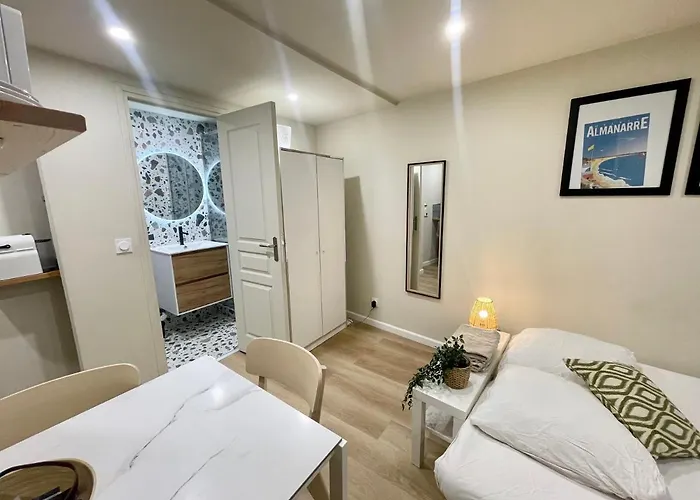 Apartment Palmiers, Coeur De Sur Le Parcours Des Arts Hyeres